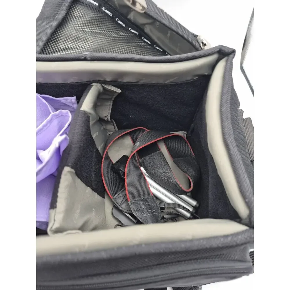 Canon 200DG Deluxe Camera Bag With Shoulder Strap and 1 Divider